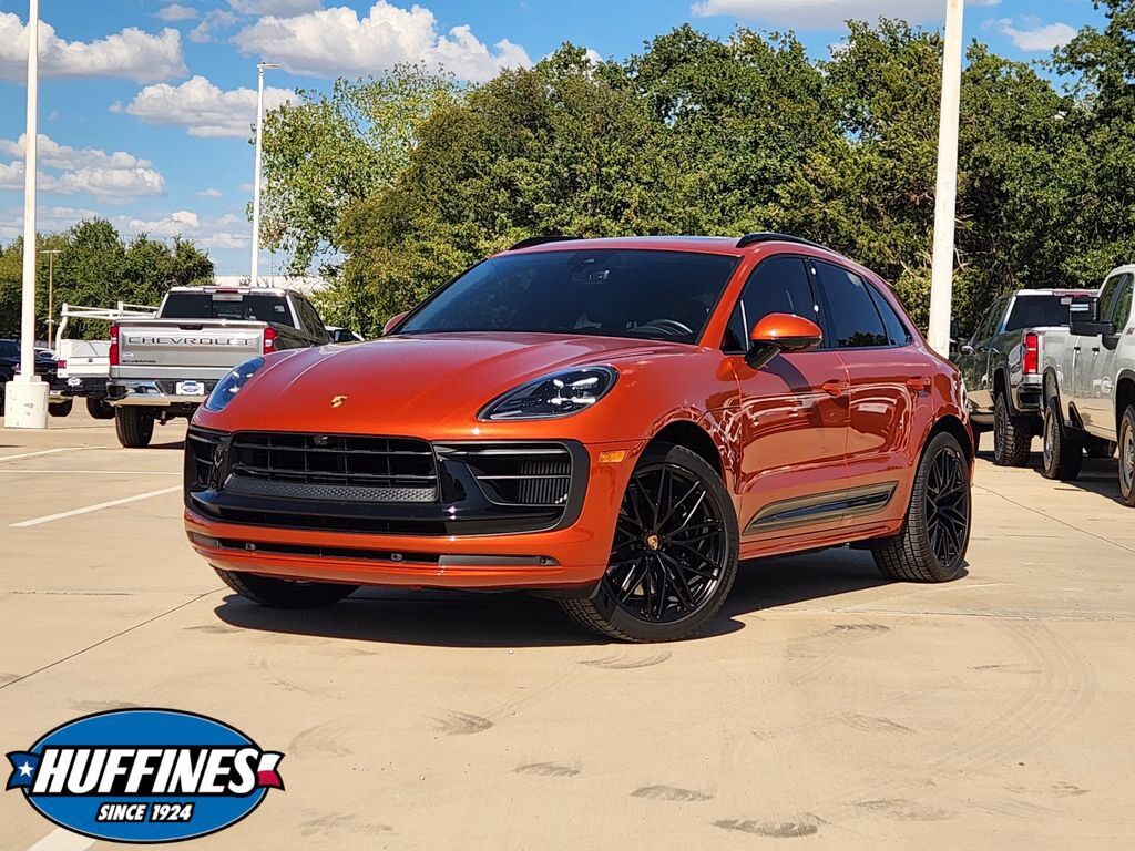 2022 PORSCHE Macan