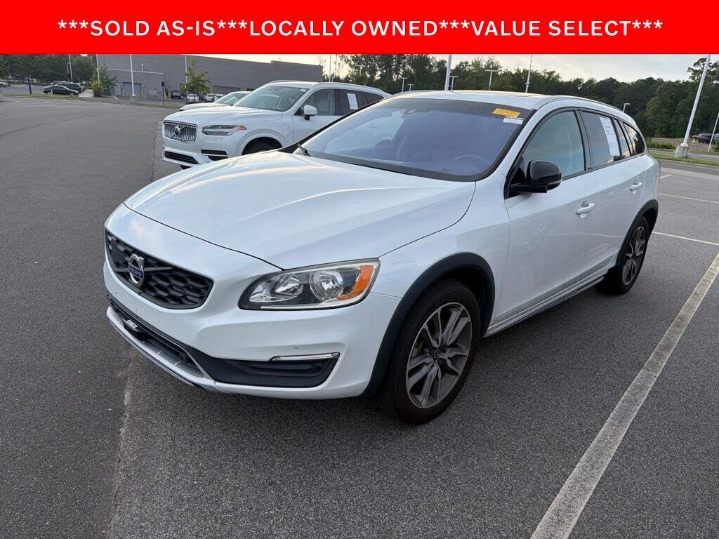 2017 VOLVO V60CC