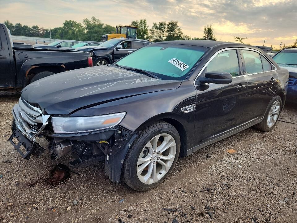 2013 FORD Taurus