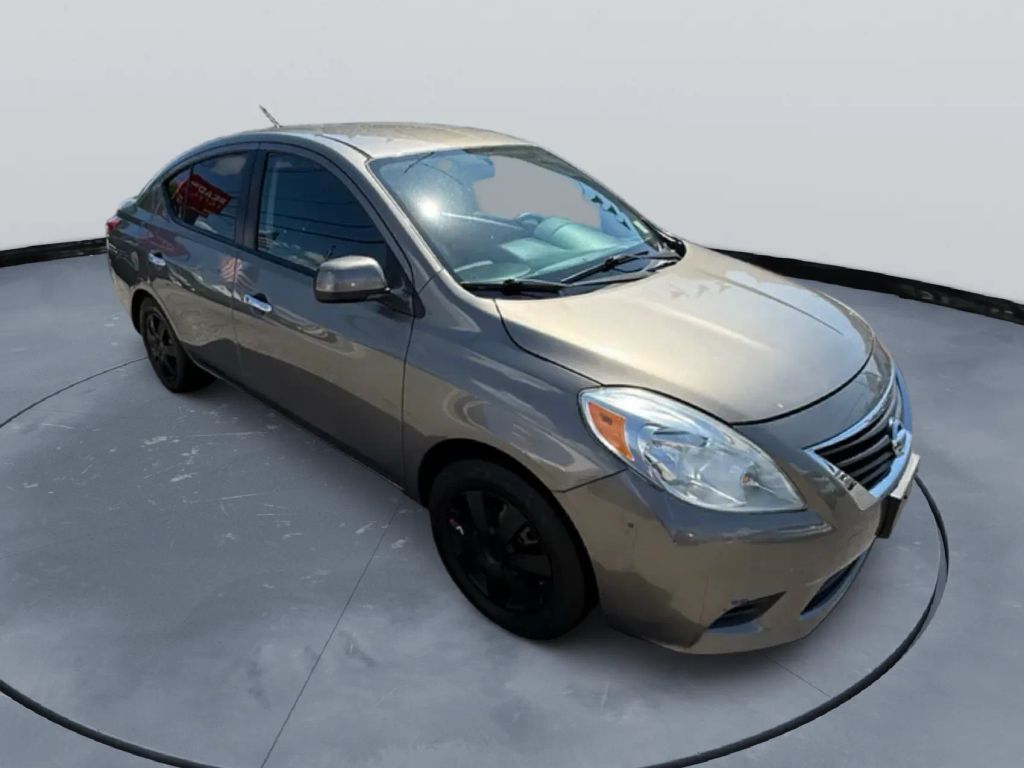 2013 NISSAN Versa
