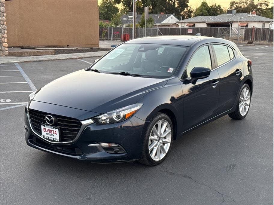 2017 MAZDA Mazda3
