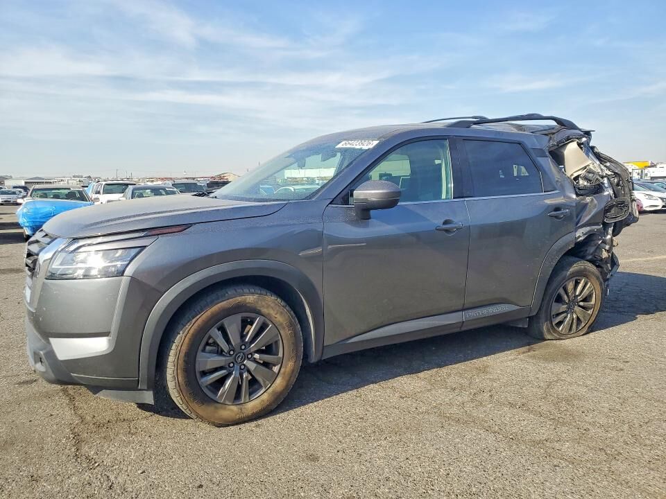 2022 NISSAN Pathfinder