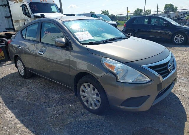 2017 NISSAN Versa