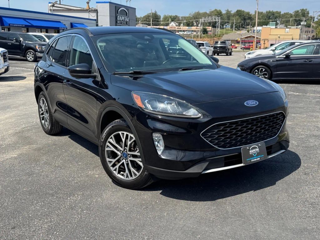 2021 FORD Escape