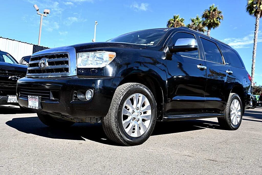 2013 TOYOTA Sequoia