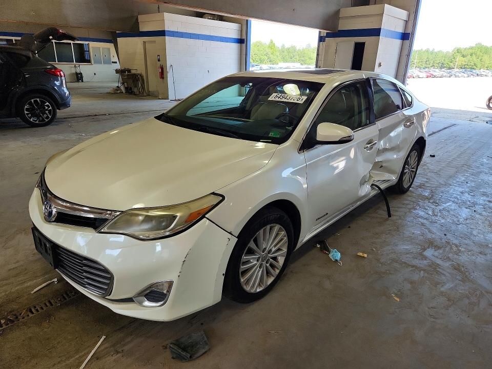 2013 TOYOTA Avalon