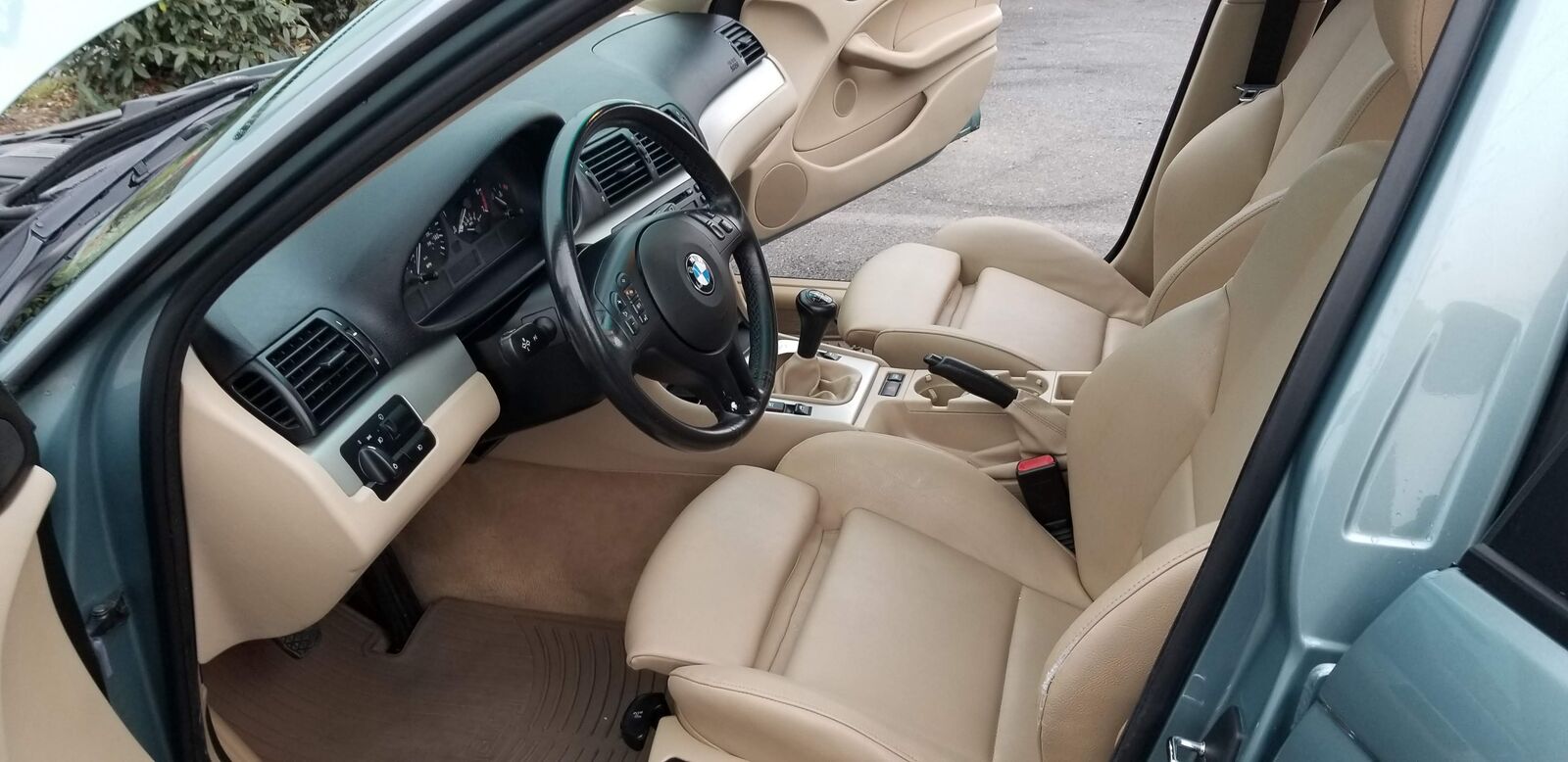 2002 BMW 325i