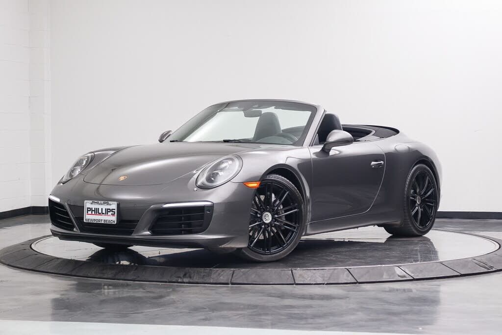 2017 PORSCHE 911