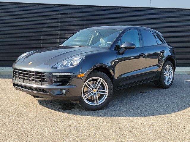 2017 PORSCHE Macan