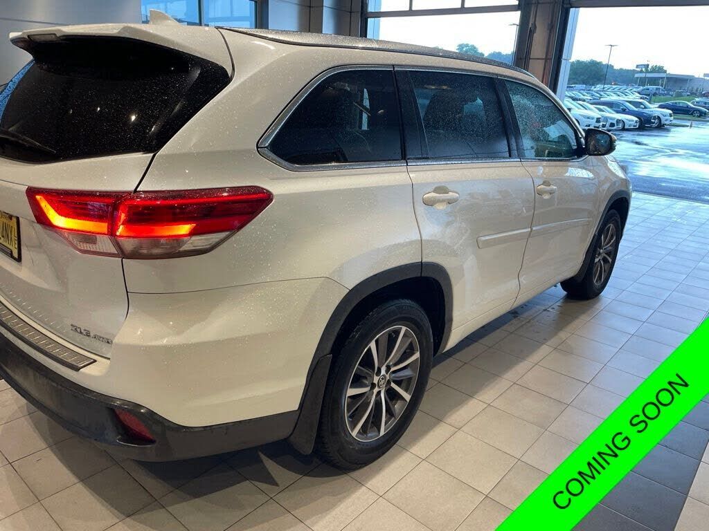 2018 TOYOTA Highlander
