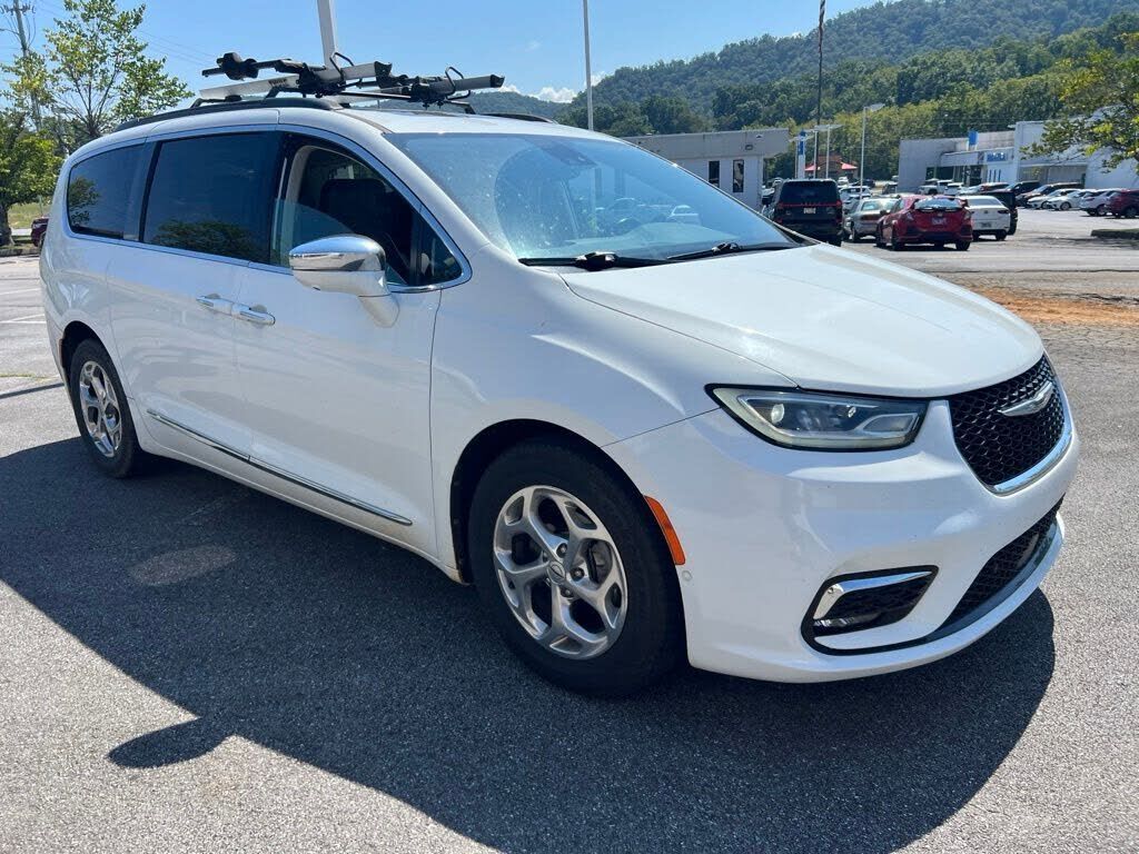 2022 CHRYSLER Pacifica