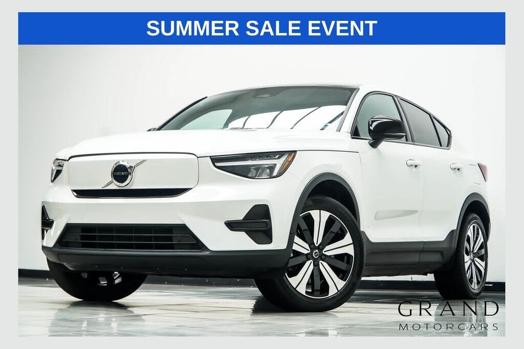 2023 VOLVO C40