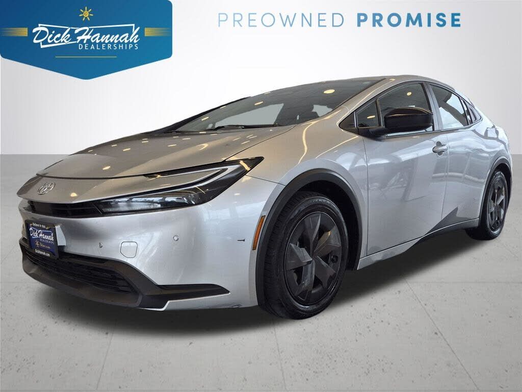 2025 TOYOTA PRIUS