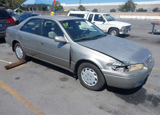 1998 TOYOTA Camry