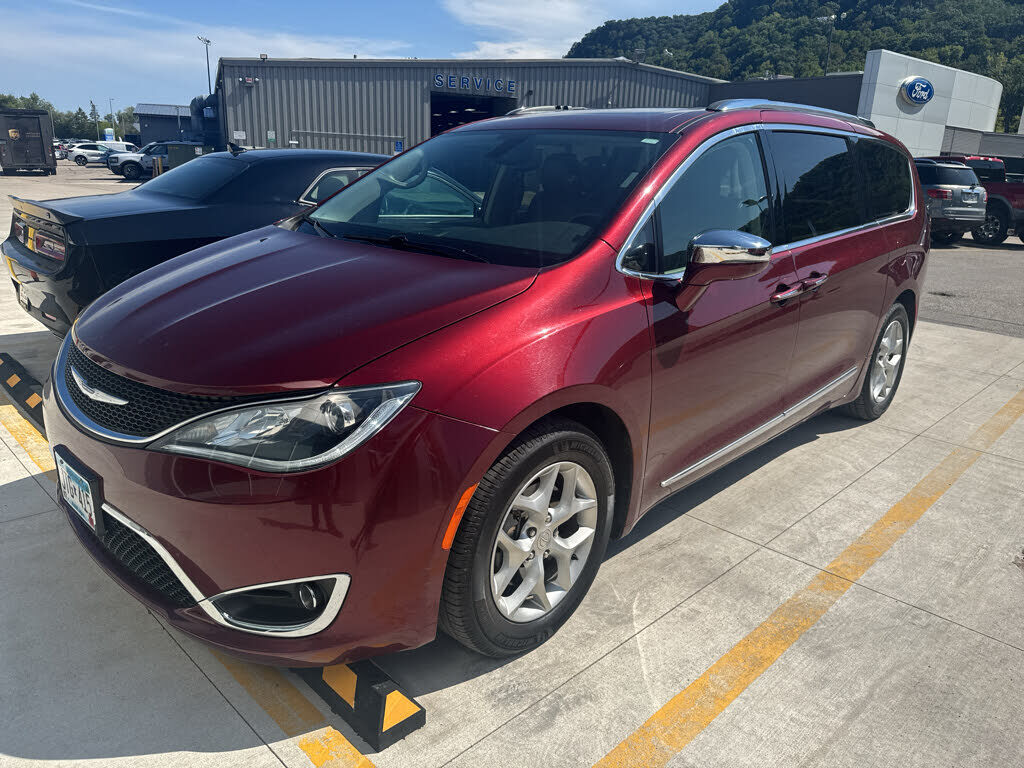 2019 CHRYSLER Pacifica