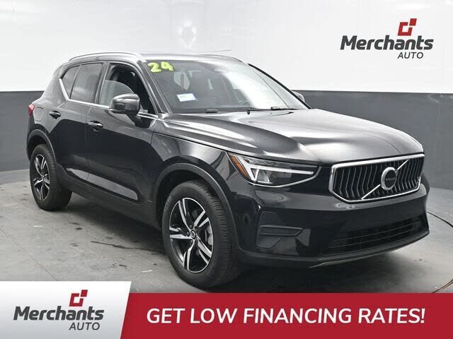 2024 VOLVO XC40