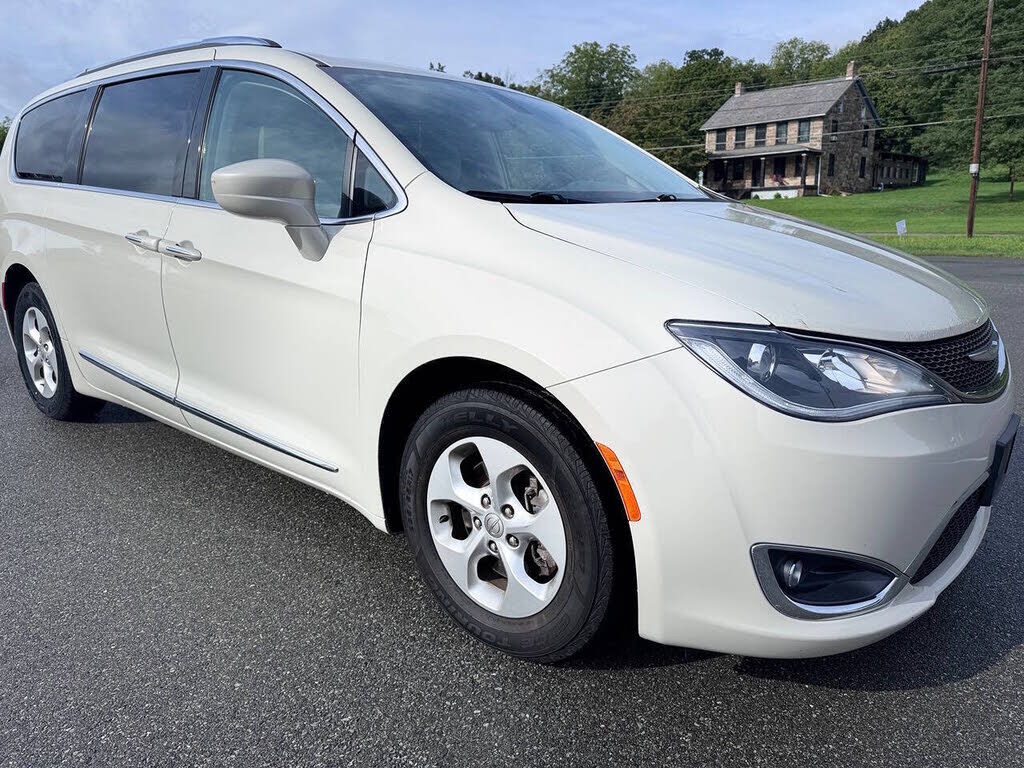 2017 CHRYSLER Pacifica