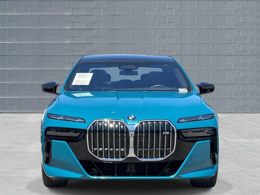 2025 BMW i7