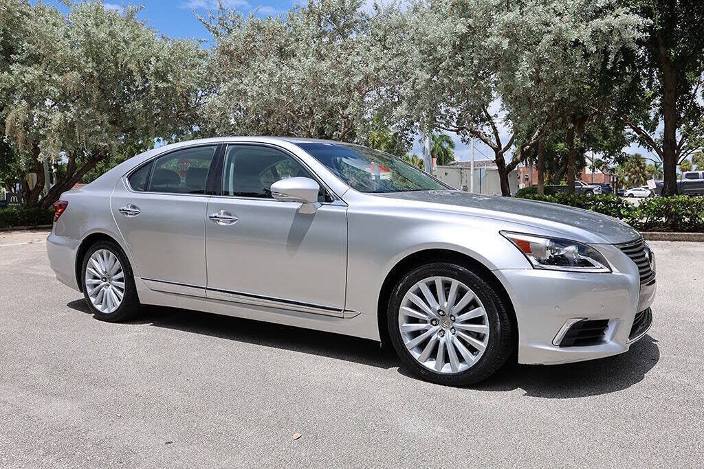 2013 Lexus LS