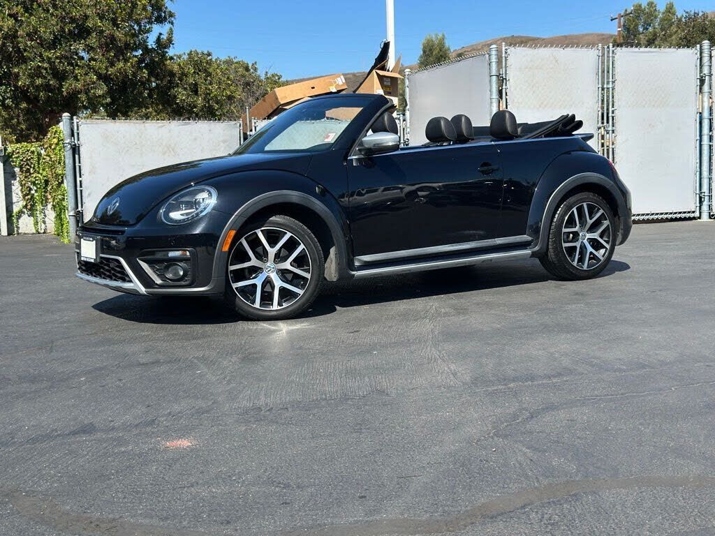 2017 VOLKSWAGEN Beetle