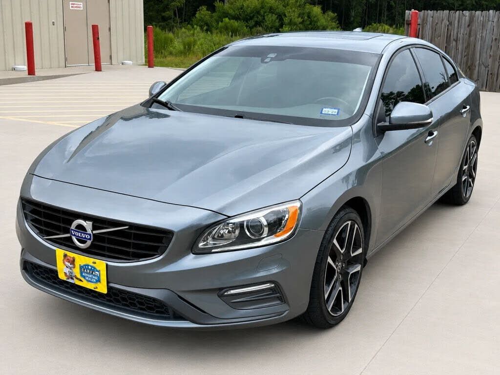 2017 VOLVO S60