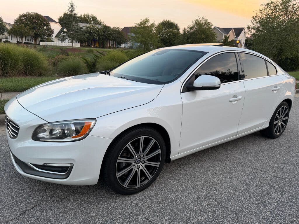 2017 VOLVO S60