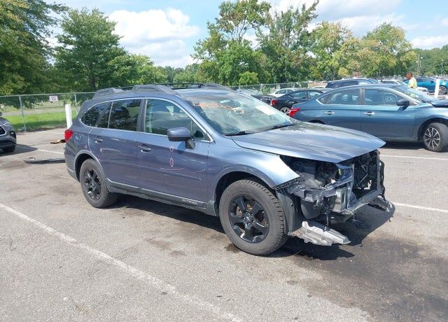 2016 SUBARU Outback
