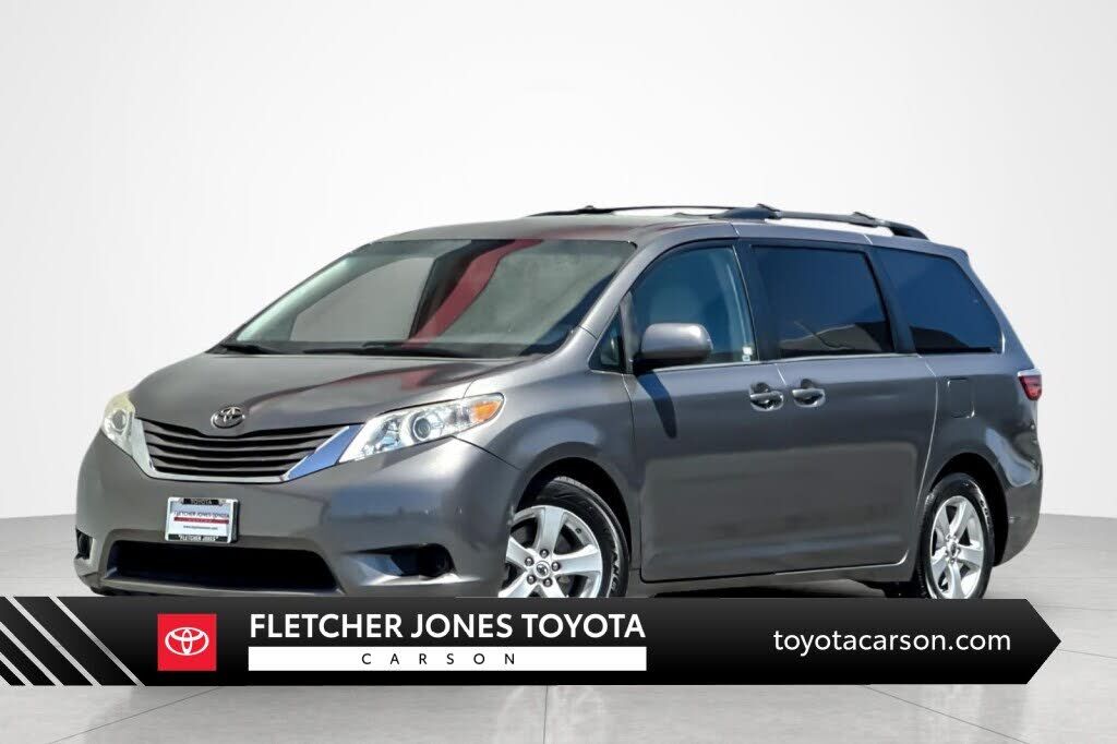 2017 TOYOTA Sienna