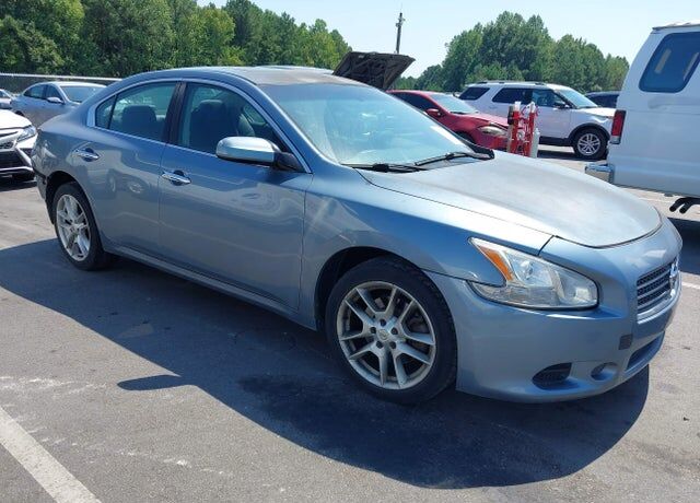 2011 NISSAN Maxima