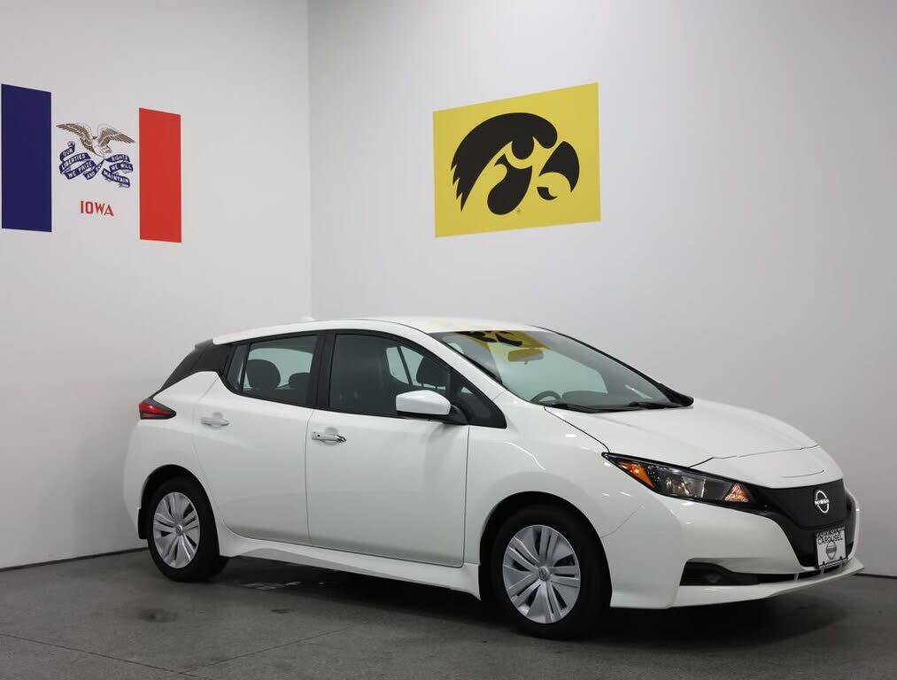 2025 NISSAN Leaf