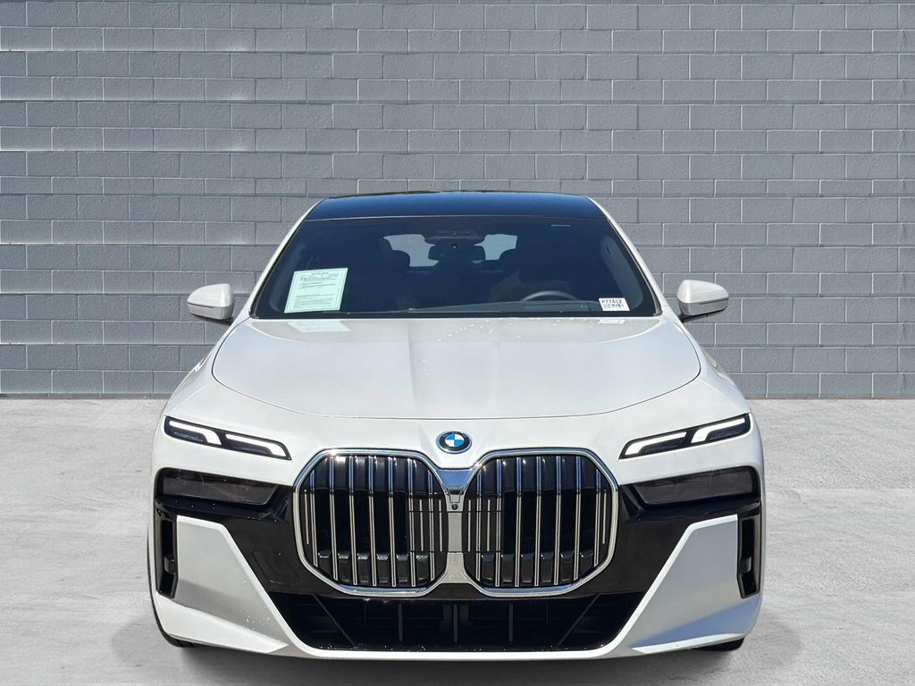 2026 BMW 750e