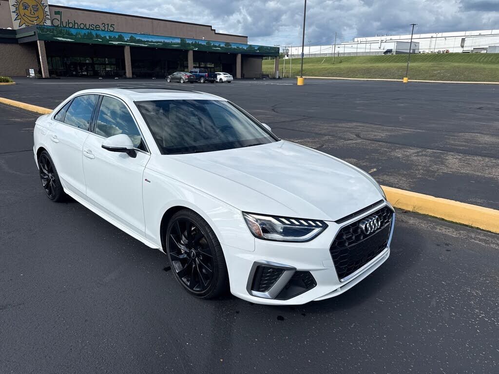 2022 AUDI A4