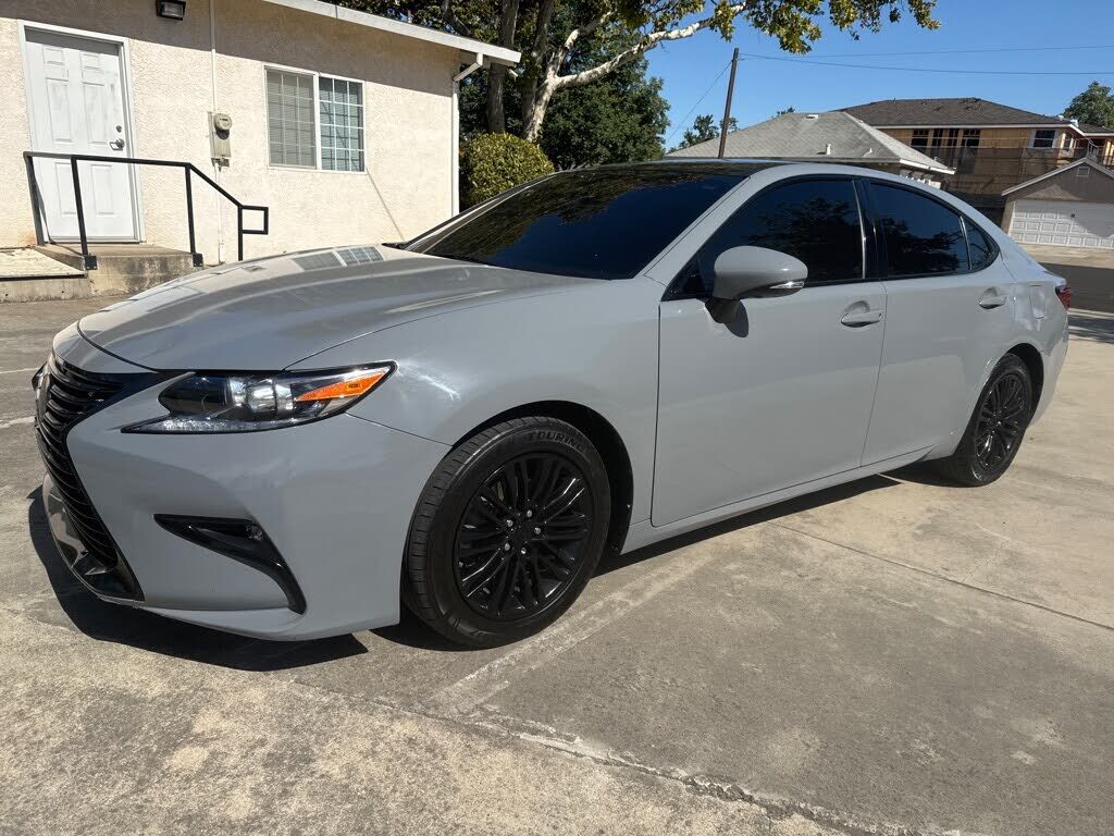 2018 LEXUS ES