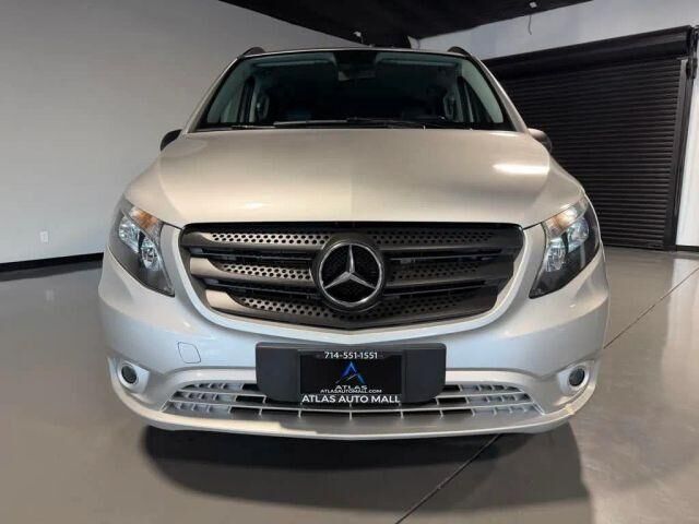 2017 Mercedes-Benz METRIS