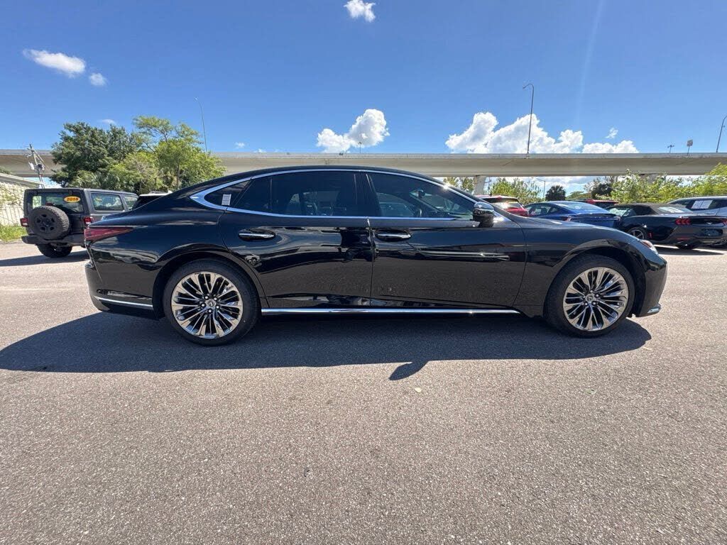2023 Lexus LS