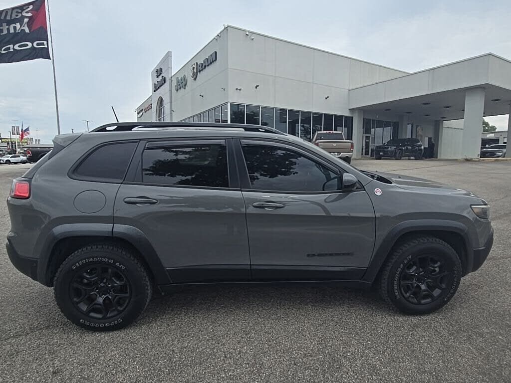 2023 JEEP Cherokee