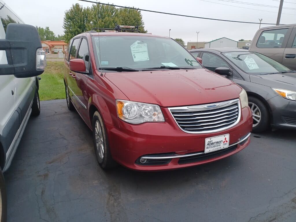 2016 CHRYSLER Town and Country