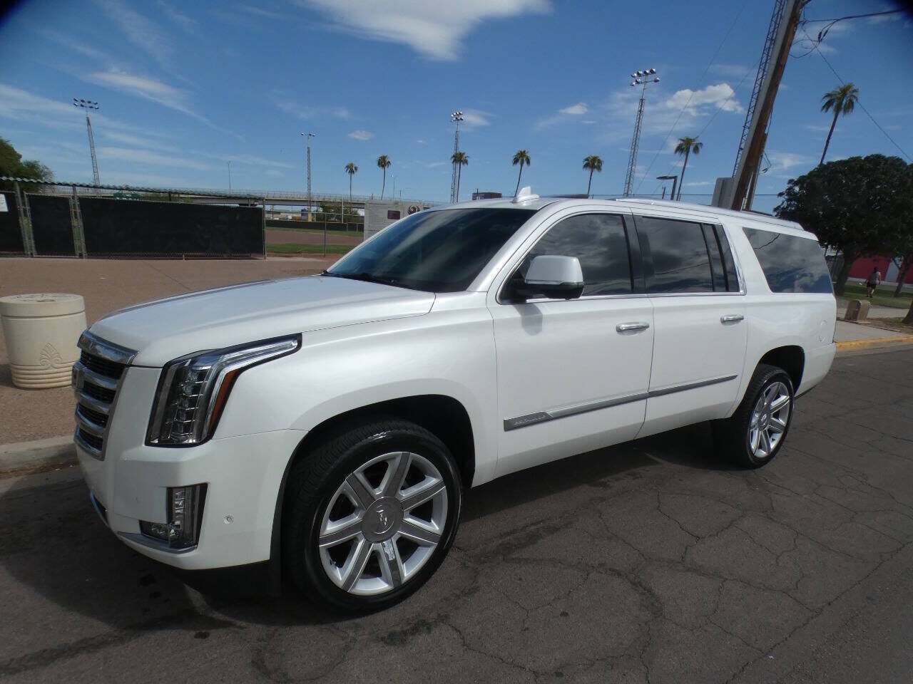 2018 CADILLAC Escalade ESV
