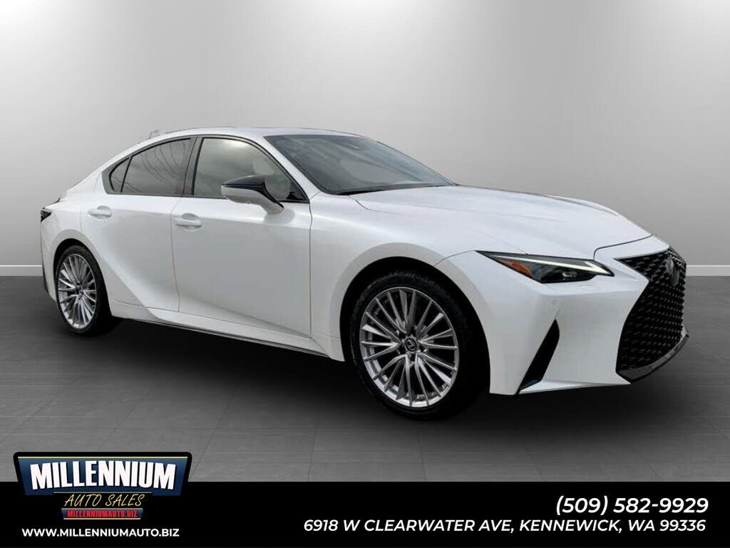 2021 LEXUS IS