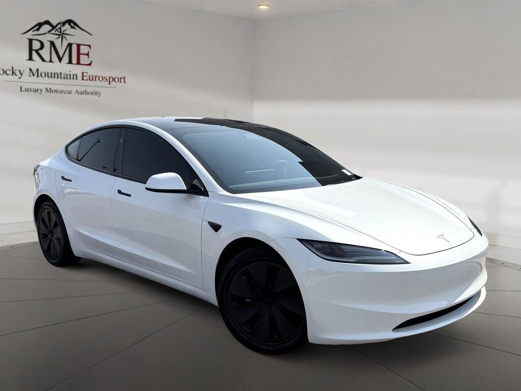 2025 TESLA Model 3