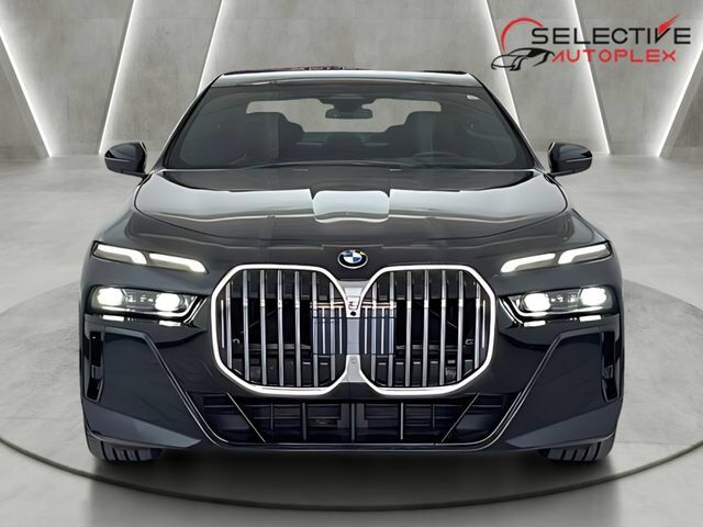 2025 BMW 740i
