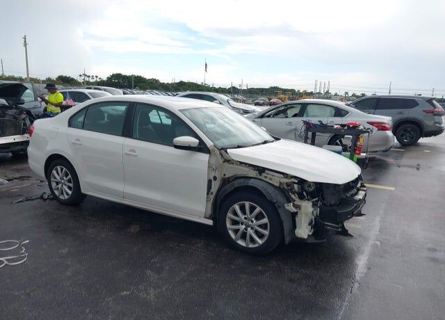 2012 VOLKSWAGEN Jetta