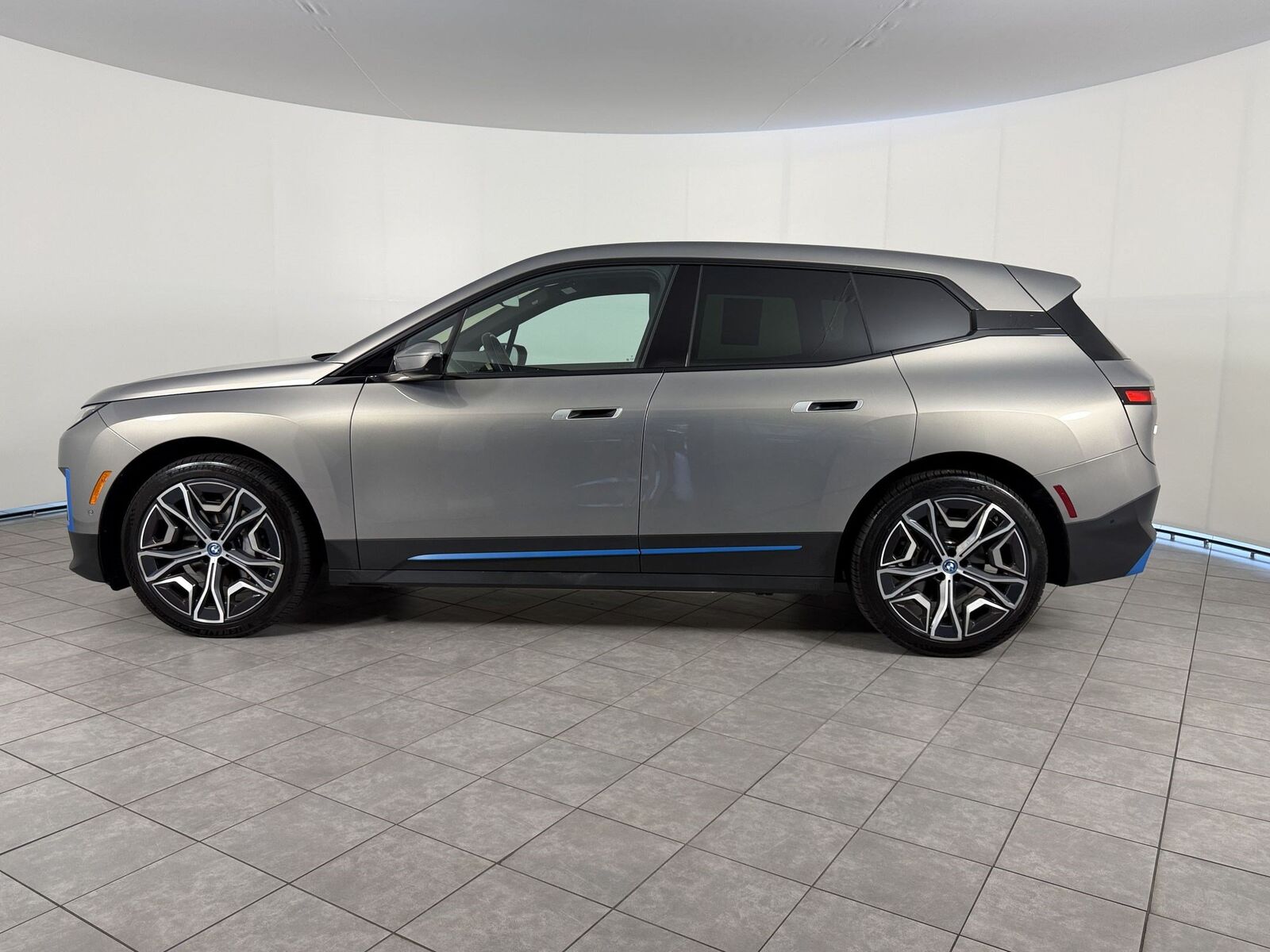 2024 BMW iX