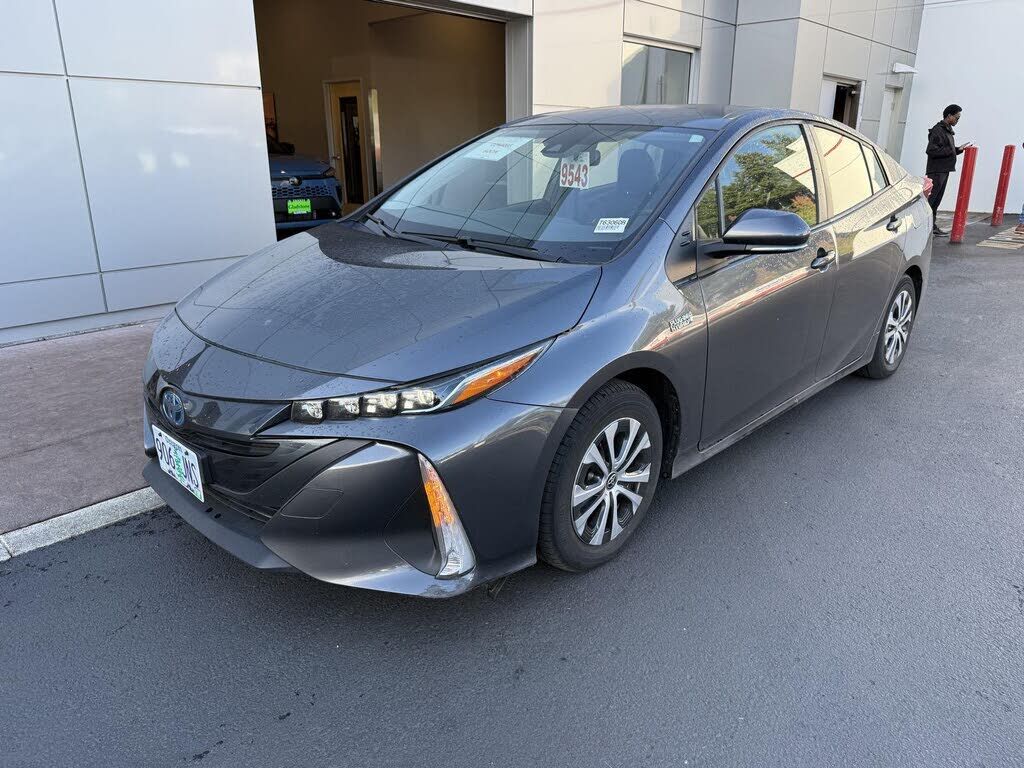 2022 TOYOTA Prius