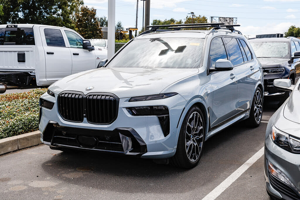 2023 BMW X7