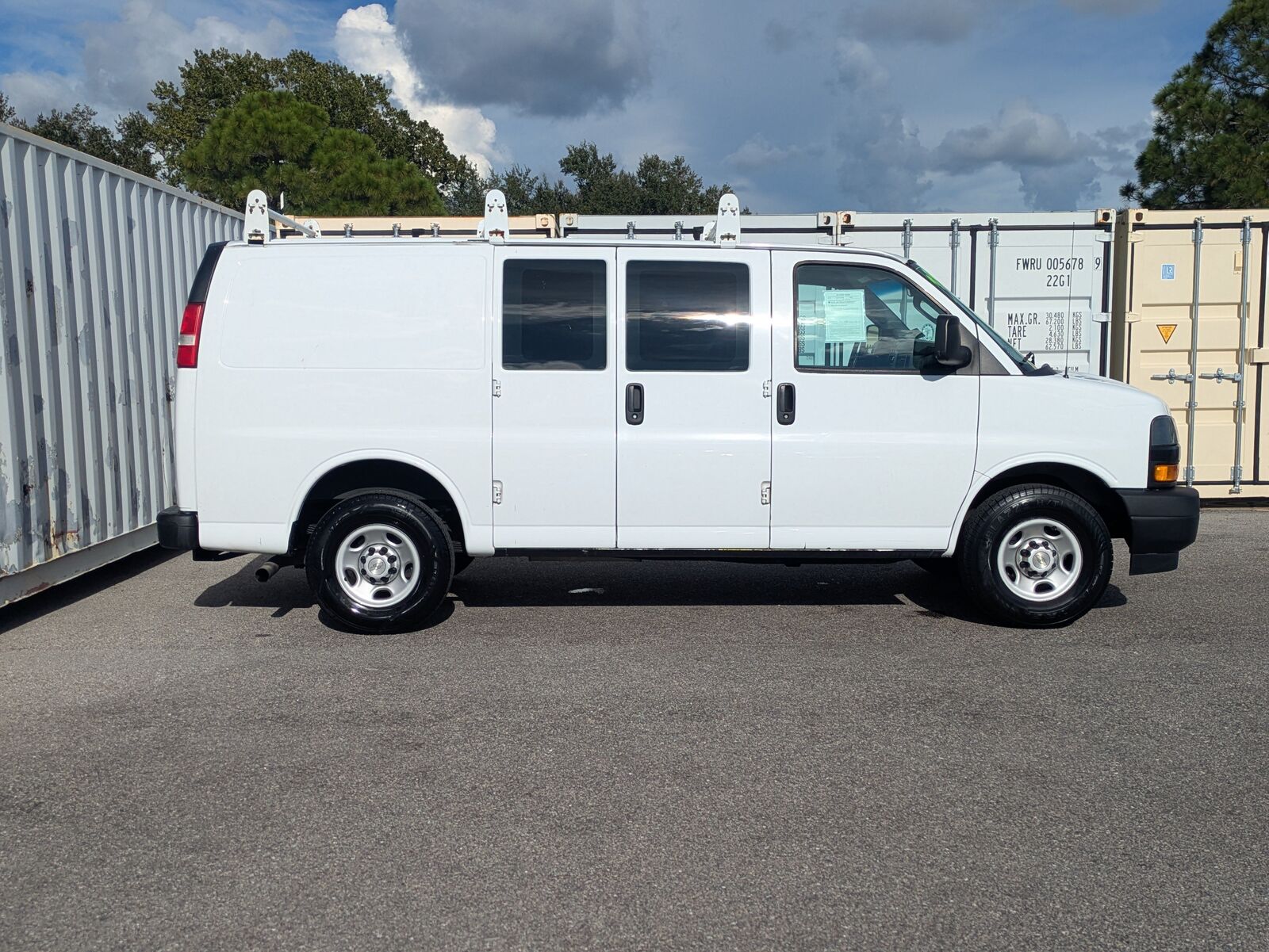 2020 CHEVROLET Express