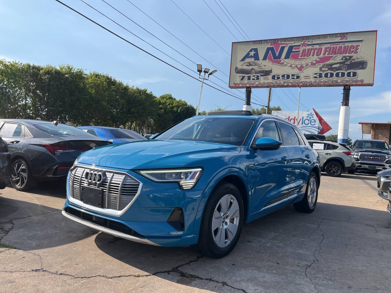 2019 AUDI e-tron