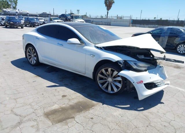 2016 TESLA Model S