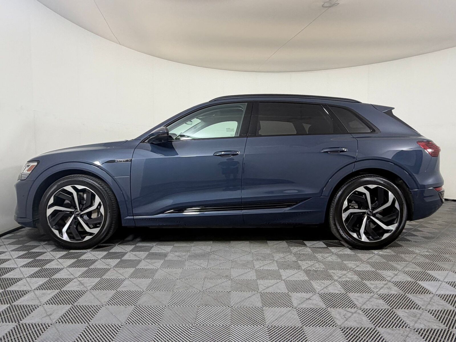 2024 Audi Q8