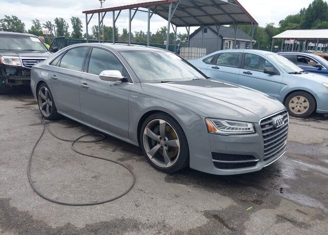 2015 AUDI S8